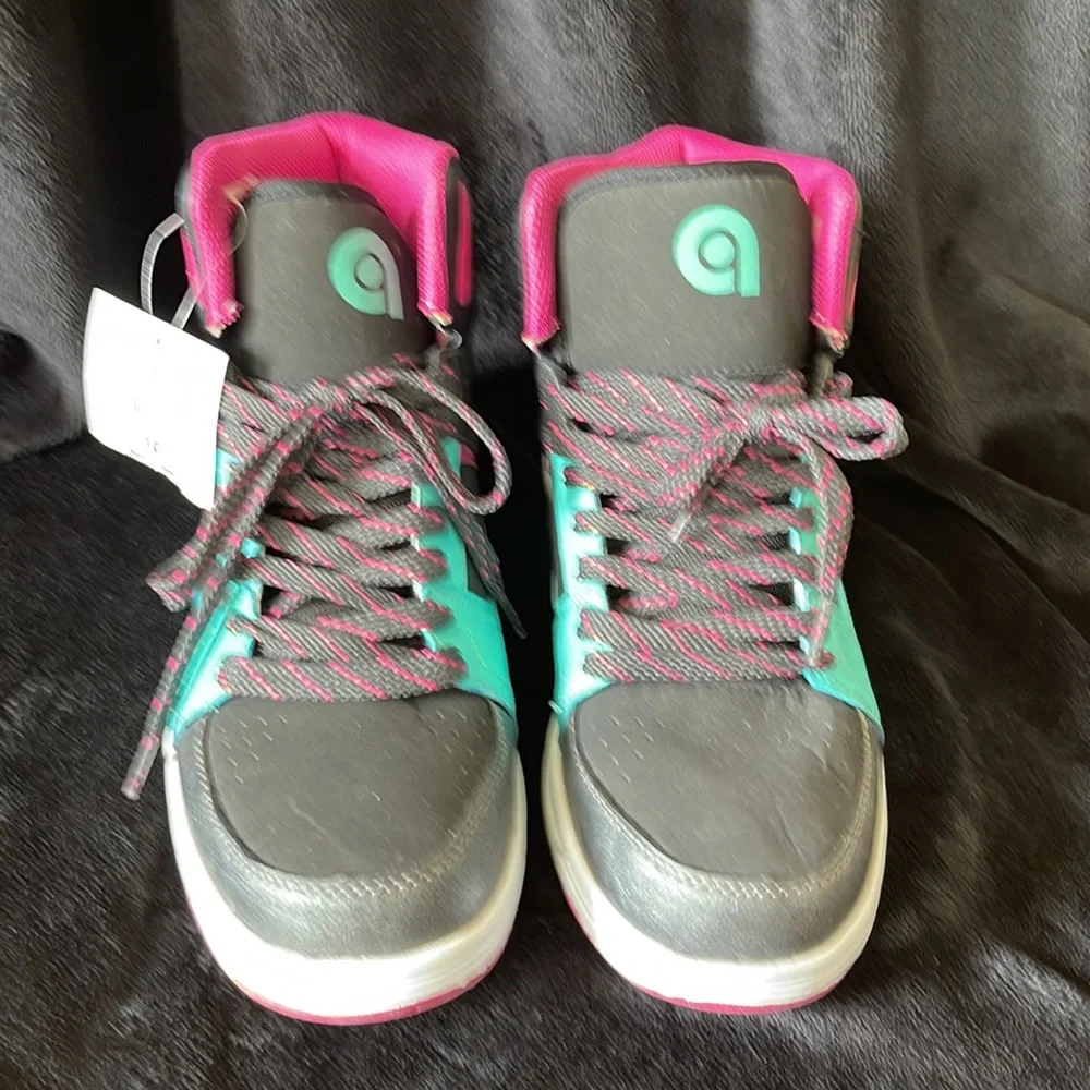 🌺 Shoes 👟 - Picture 2 of 3